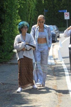 Cennifer Lopezin qızı geyimi ilə gündəm oldu - FOTOLAR